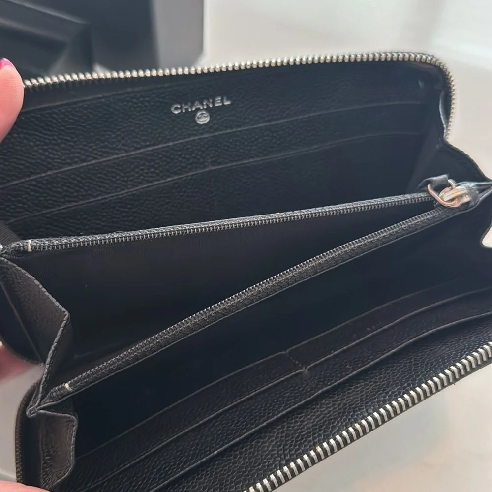CHANEL Black Quilted Wallet with Silver Accent - Picture 3 of 6